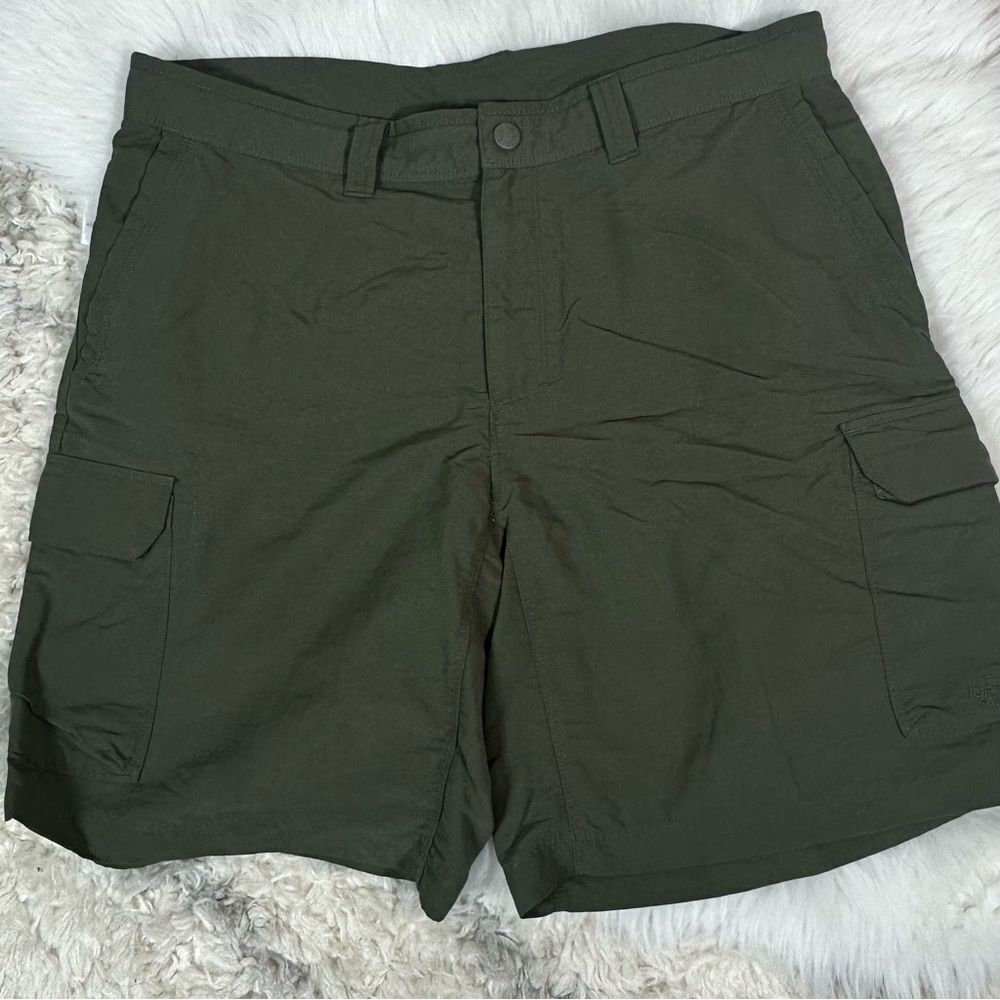 The North Face Green Cargo Shorts Outdoor Essential